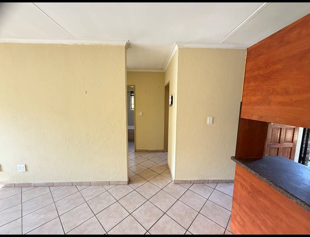 2 BEDROOM TOWNHOUSE FOR SALE IN ANDEON
